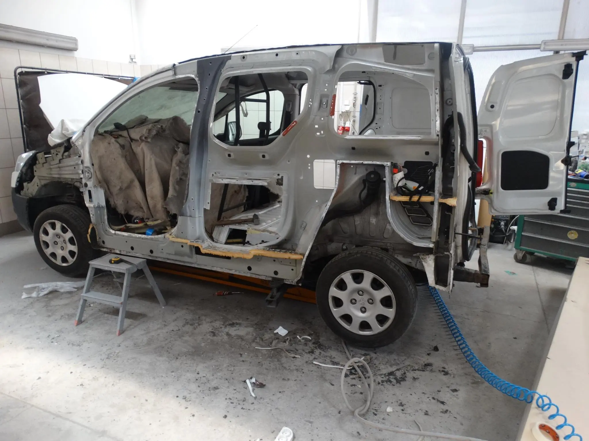 Zgłoszenie szkody komunikacyjnej do ubezpieczyciela – Auto-Color Bielsko-Biała